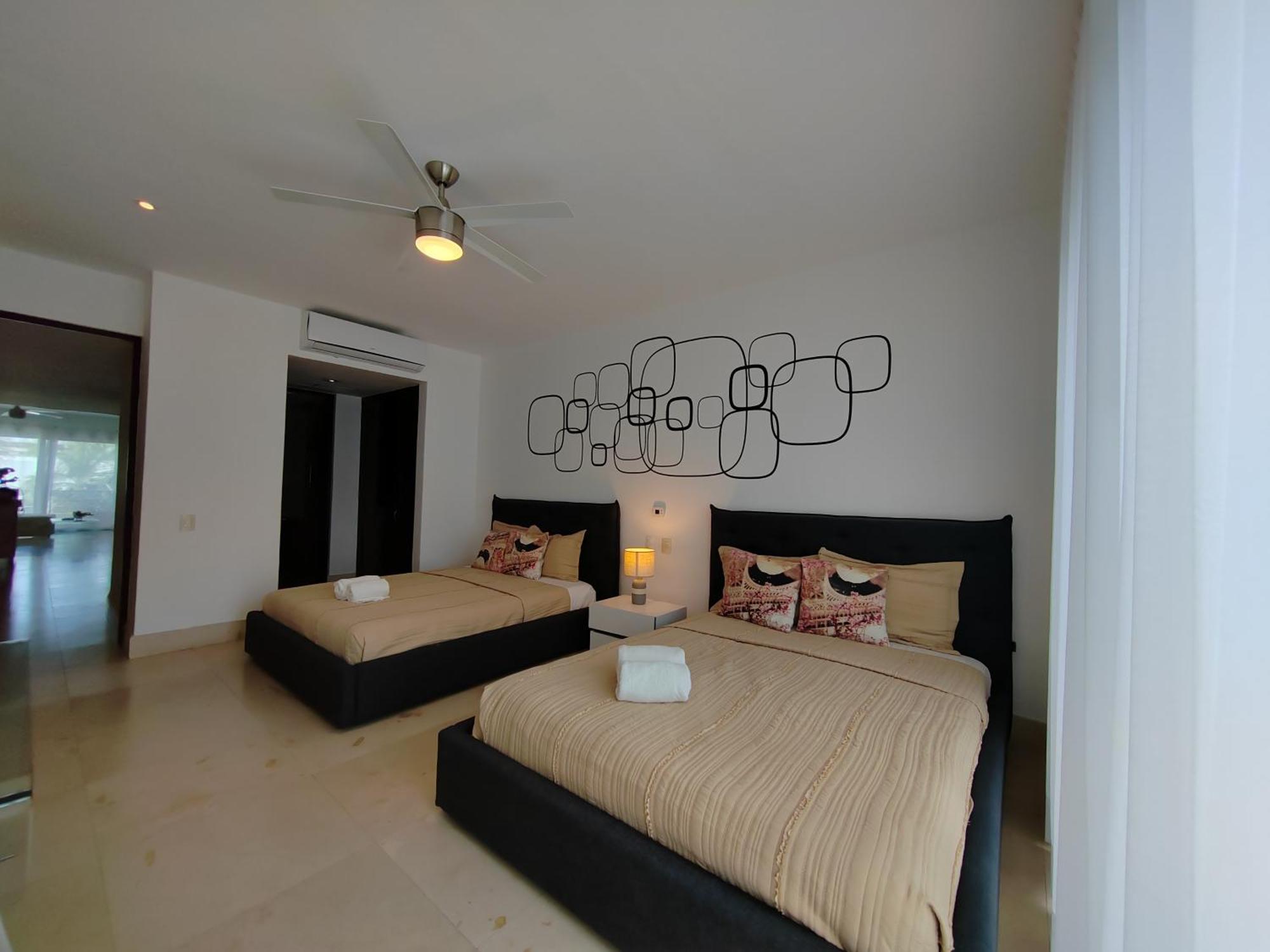 Luxurious & Central Condo In Playa Steps From The Beach 普拉亚卡门 外观 照片