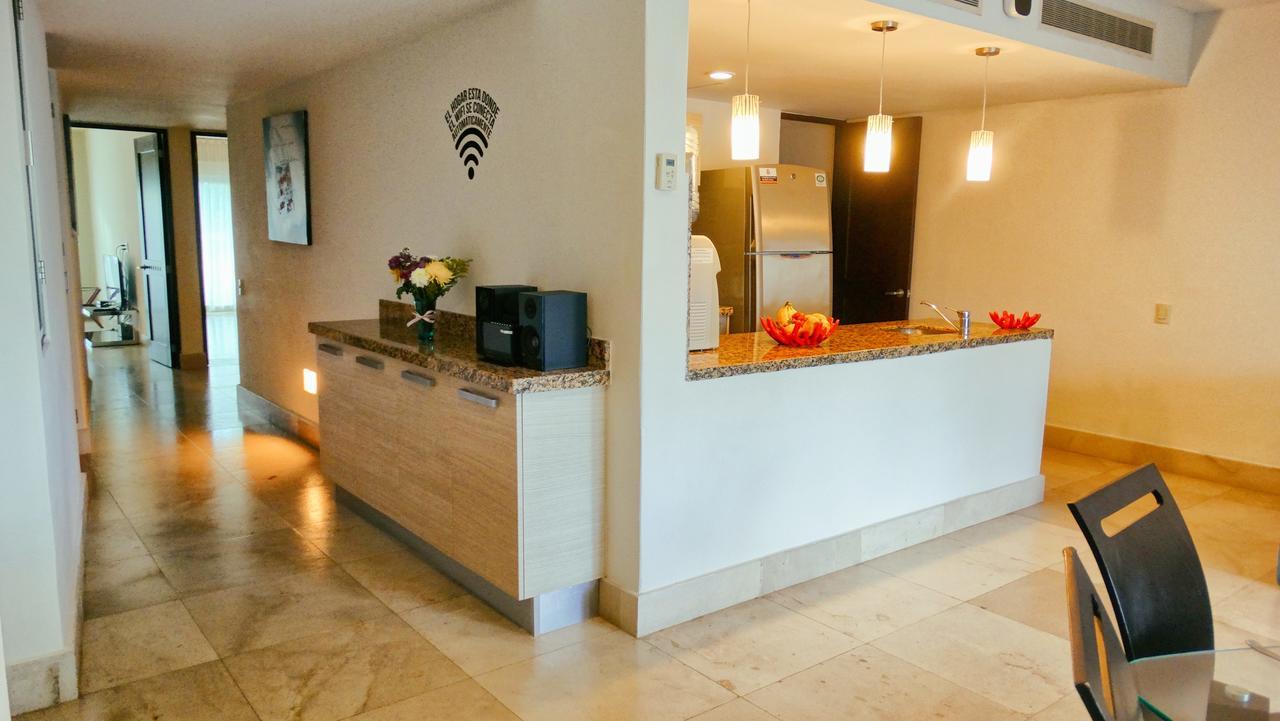 Luxurious & Central Condo In Playa Steps From The Beach 普拉亚卡门 外观 照片
