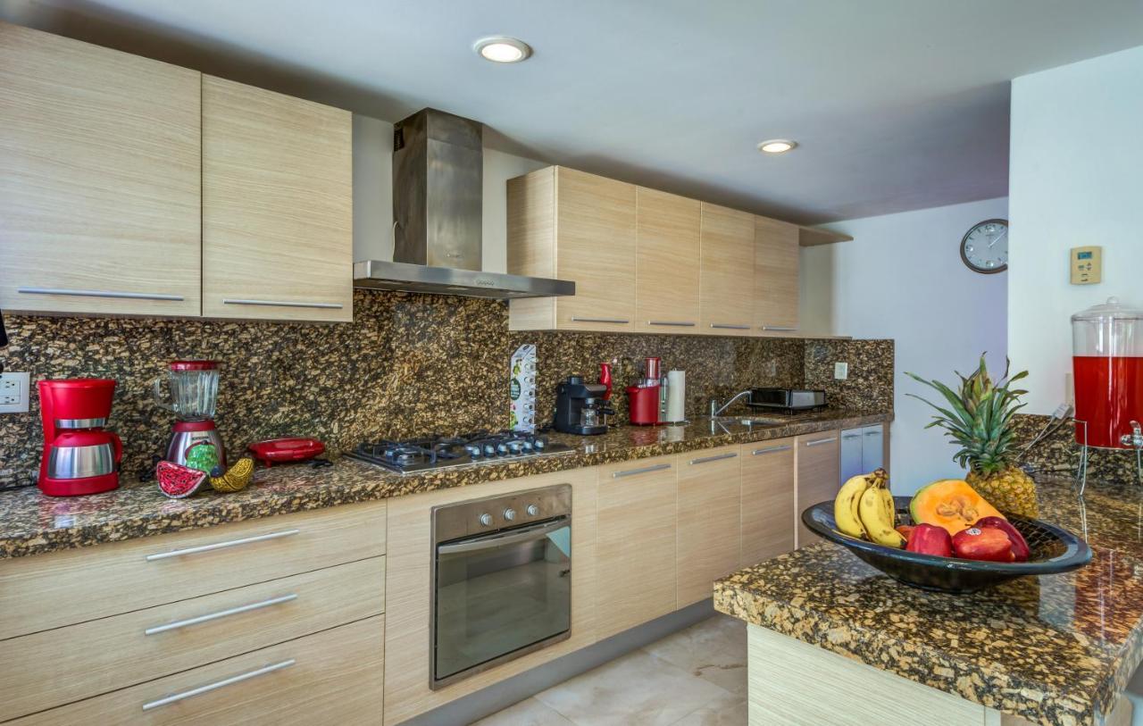 Luxurious & Central Condo In Playa Steps From The Beach 普拉亚卡门 外观 照片